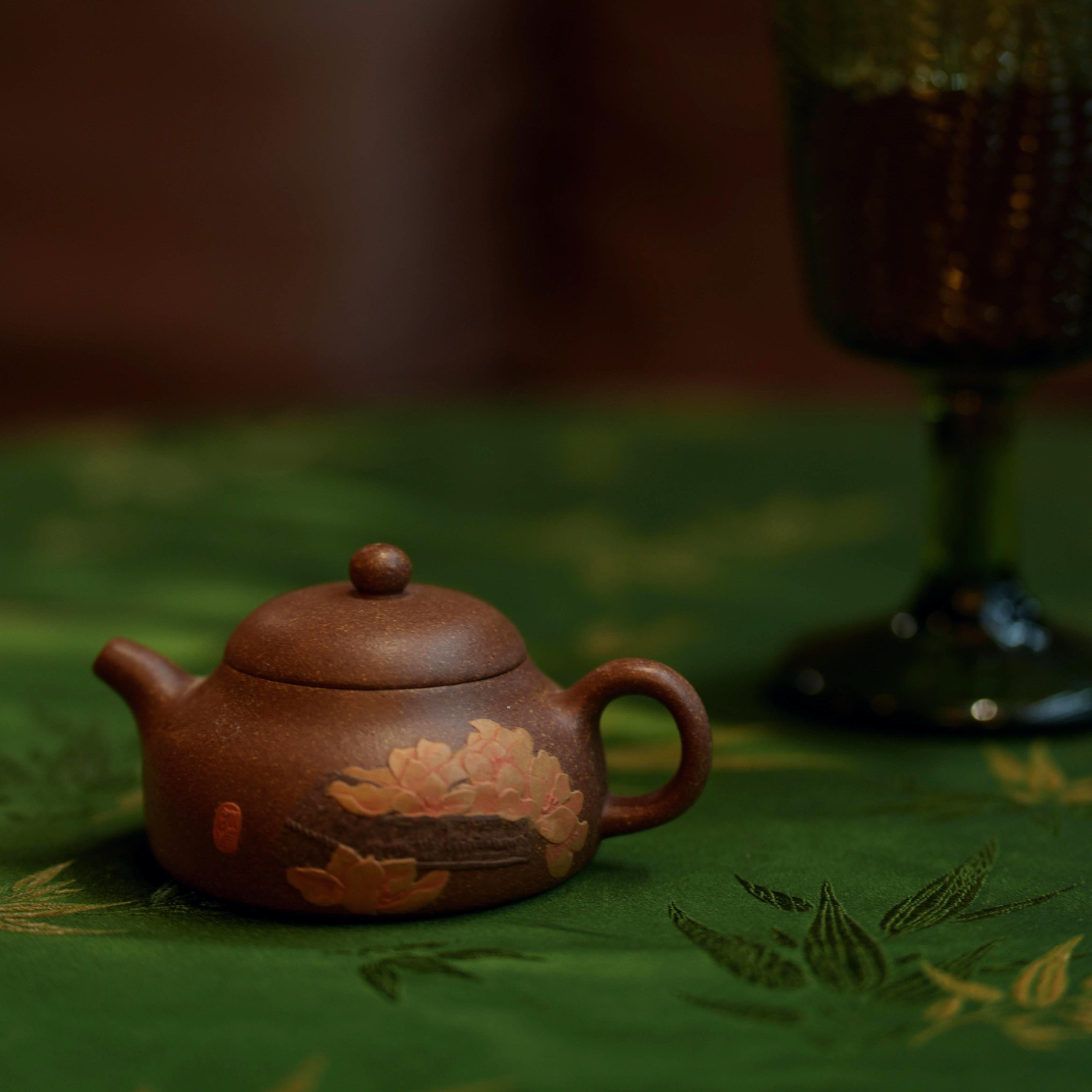 YiXing ZiSha Slope Mud Basket-Handled Xubian Pot提篮虚扁壶120ml[ZS42]