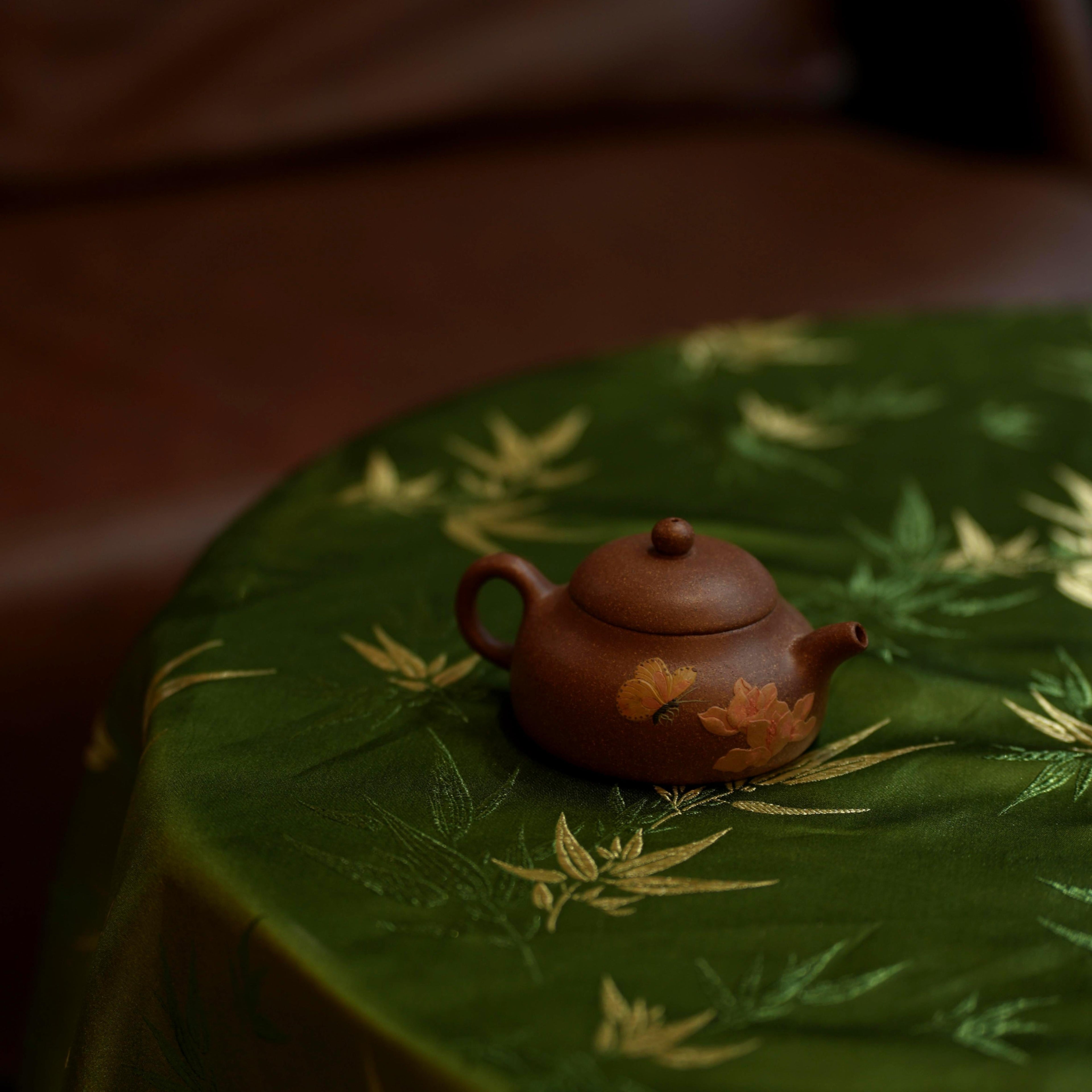 YiXing ZiSha Slope Mud Basket-Handled Xubian Pot提篮虚扁壶120ml[ZS42]