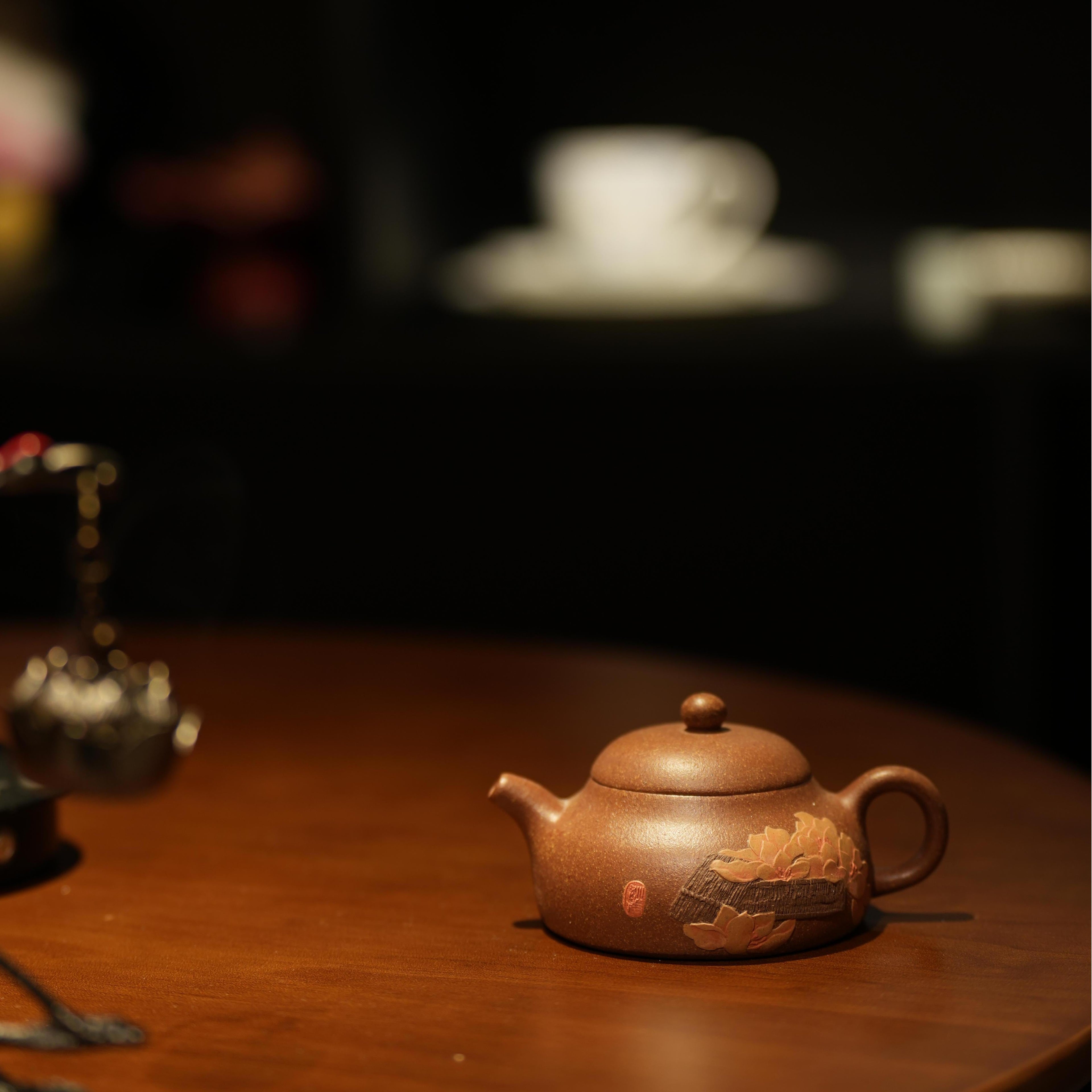 YiXing ZiSha Slope Mud Basket-Handled Xubian Pot提篮虚扁壶120ml[ZS42]