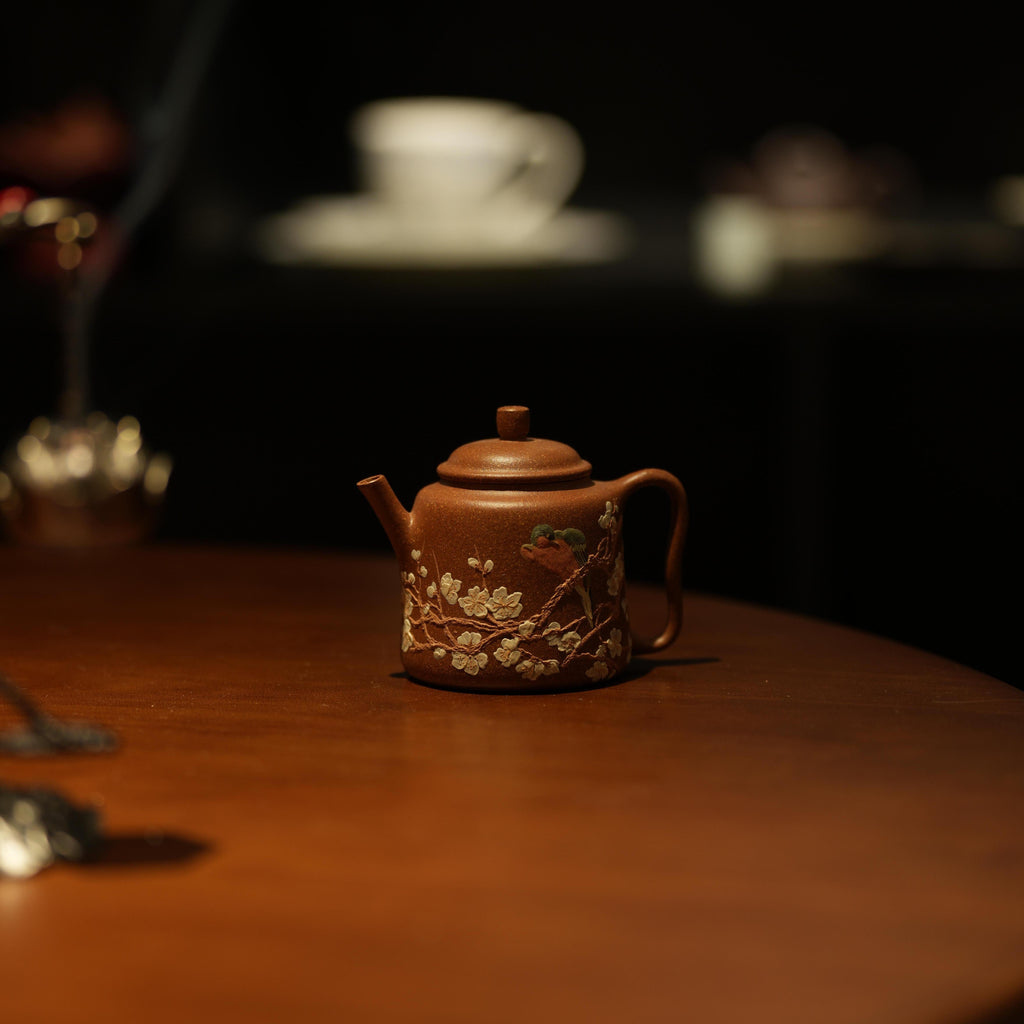 YiXing ZiSha Kingfisher among Pear Blossoms Jiquan Pot汲泉壶 梨花翠鸟图100ml[ZS46]