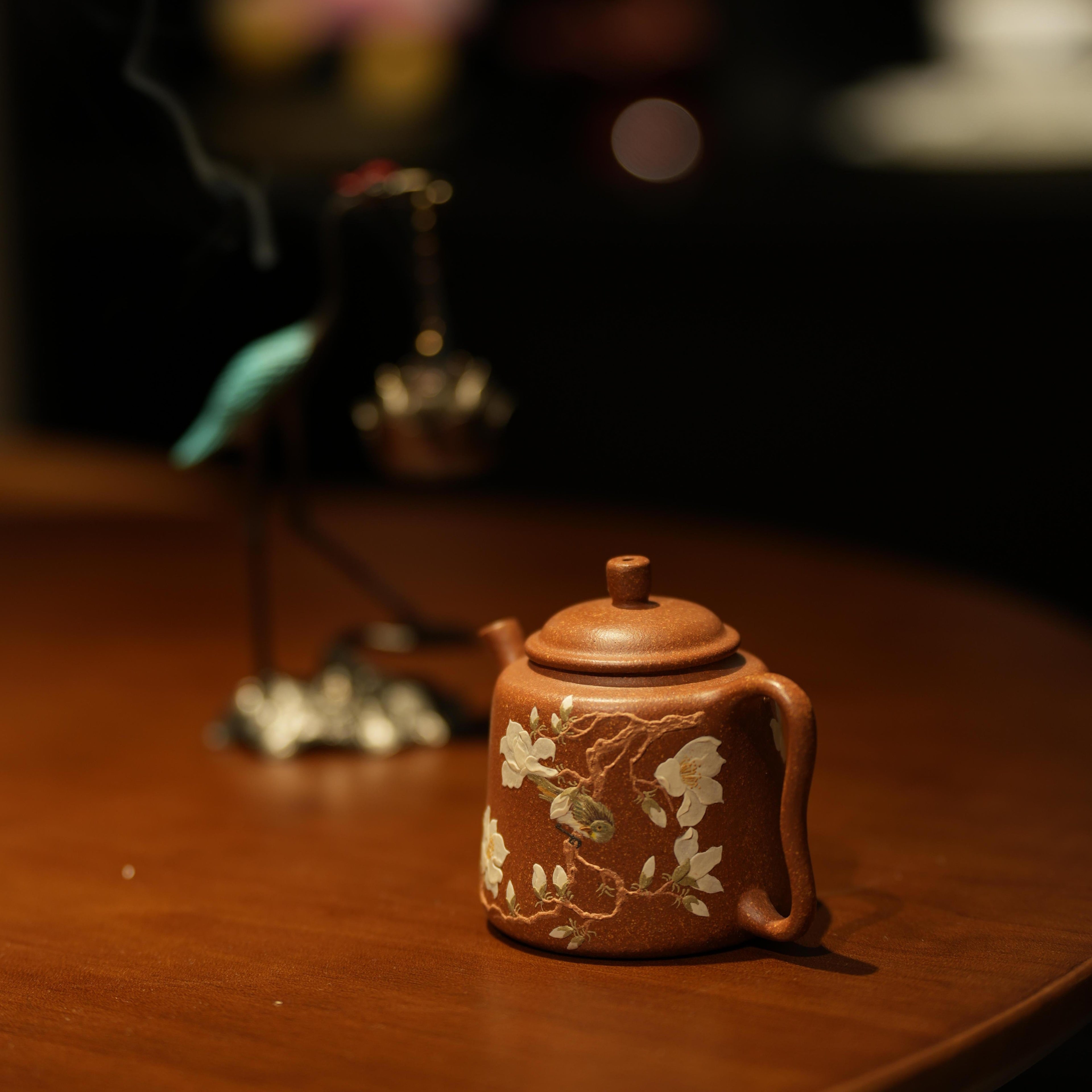 YiXing ZiSha Kingfisher among Pear Blossoms Jiquan Pot汲泉壶 梨花翠鸟图100ml[ZS46]